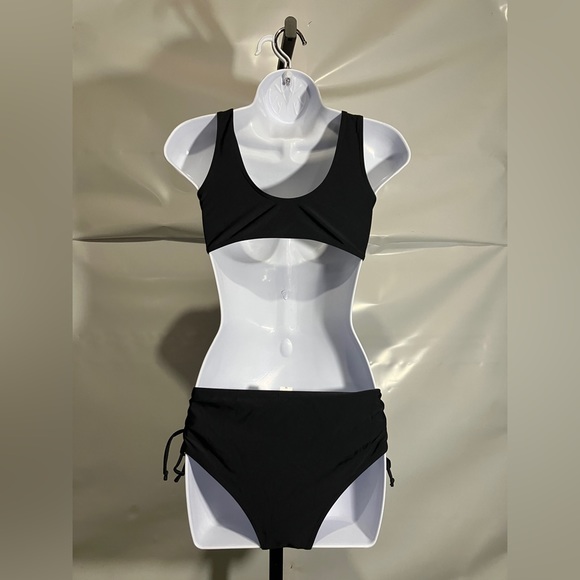 Women’s 2 Piece Swimsuit Bikini Size Medium - Picture 2 of 2